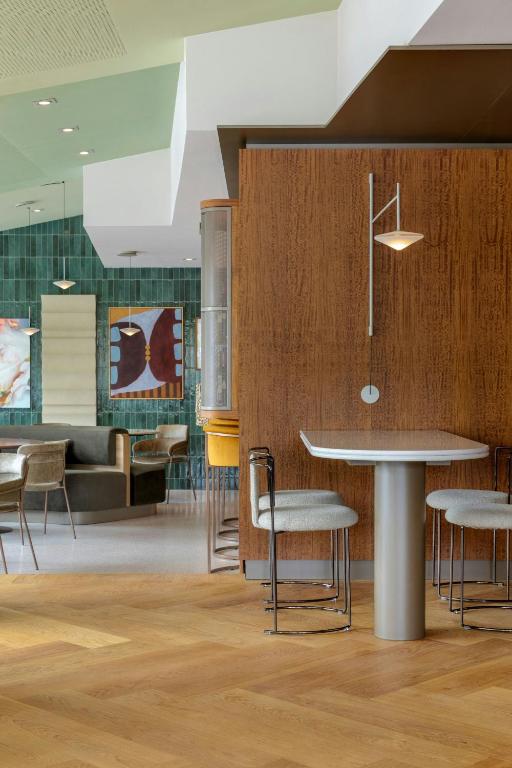 Pub/Lounge