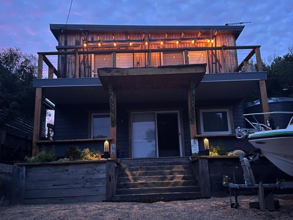 Salt at Sandy Point - linen included, Sandy Point