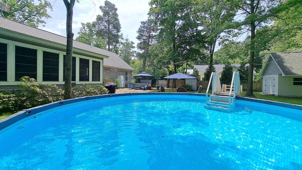 A Wave From It All, Union Pier