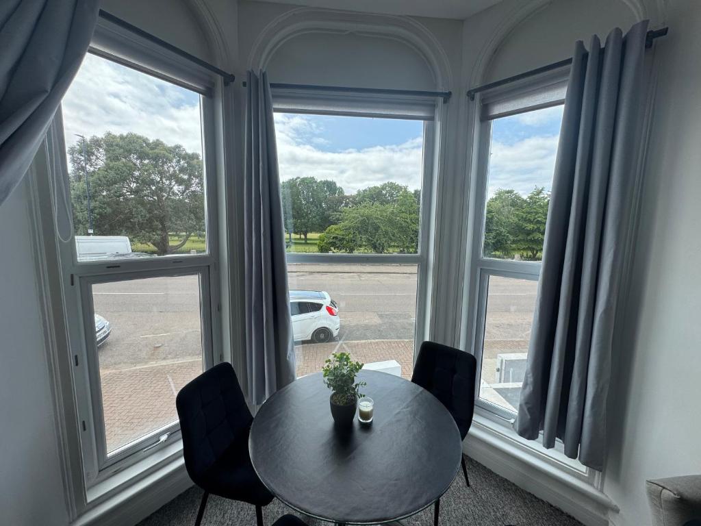 Seafront Sleeper For Five, Portsmouth