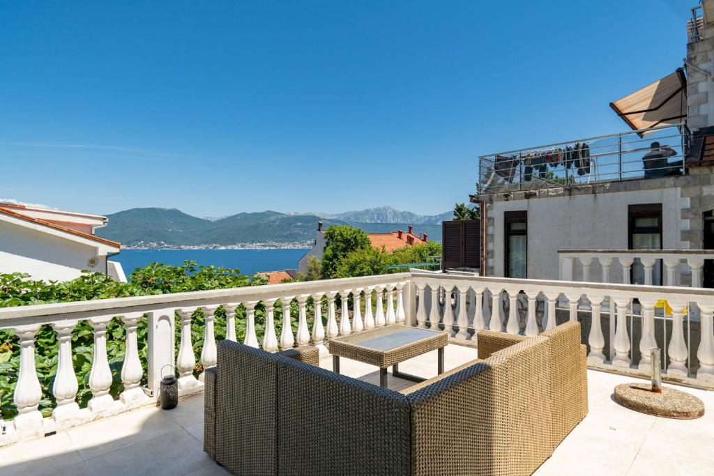 Big house with beautiful view and private jacuzzi - 2