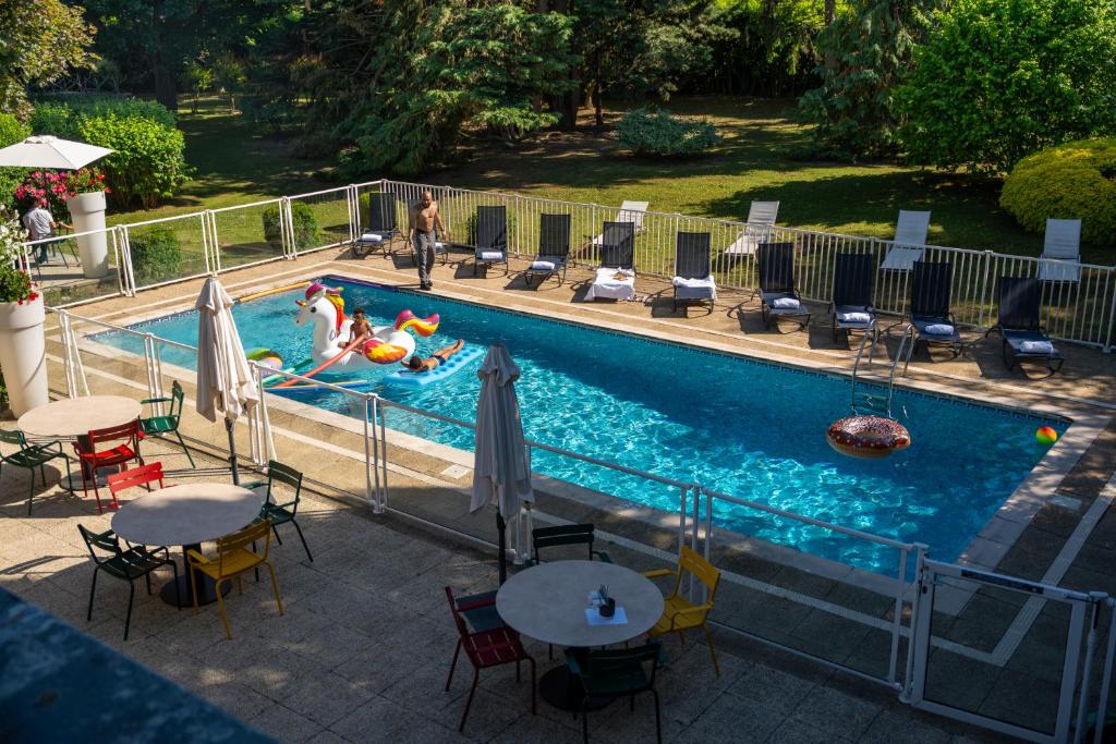 スイミングプール