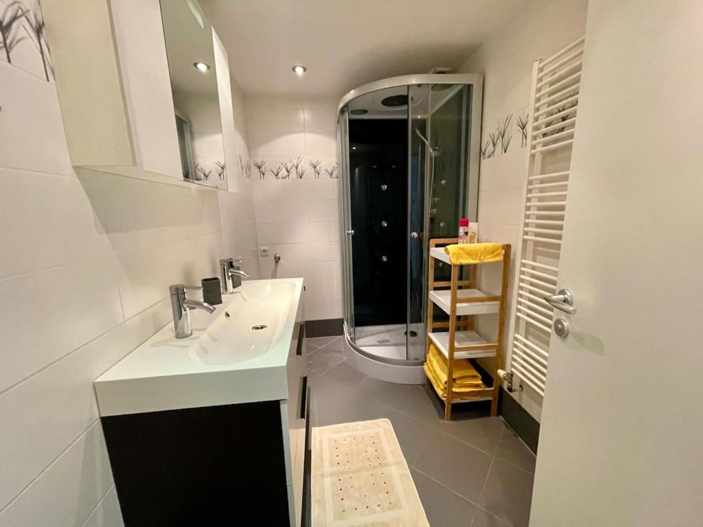 Stylische Wohnung nähe Stadthalle mit Balkon - 3