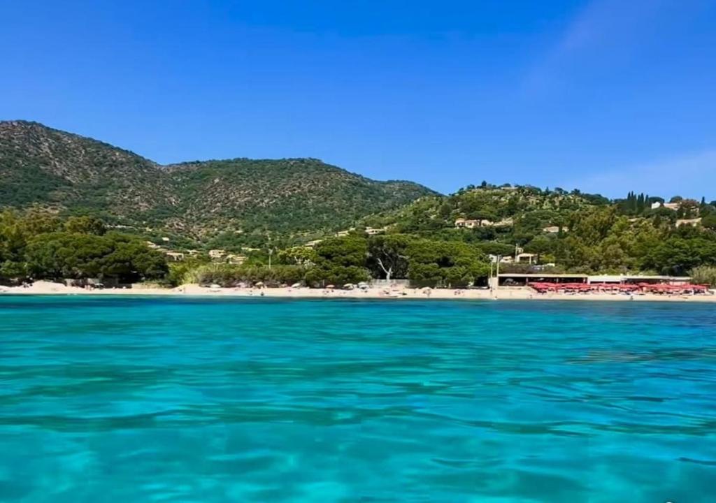 Appartement La Fossette , 4 personnes, 5mn de la plage, WIFI, climatisation, parking, terrasse sans vis-à-vis - 2