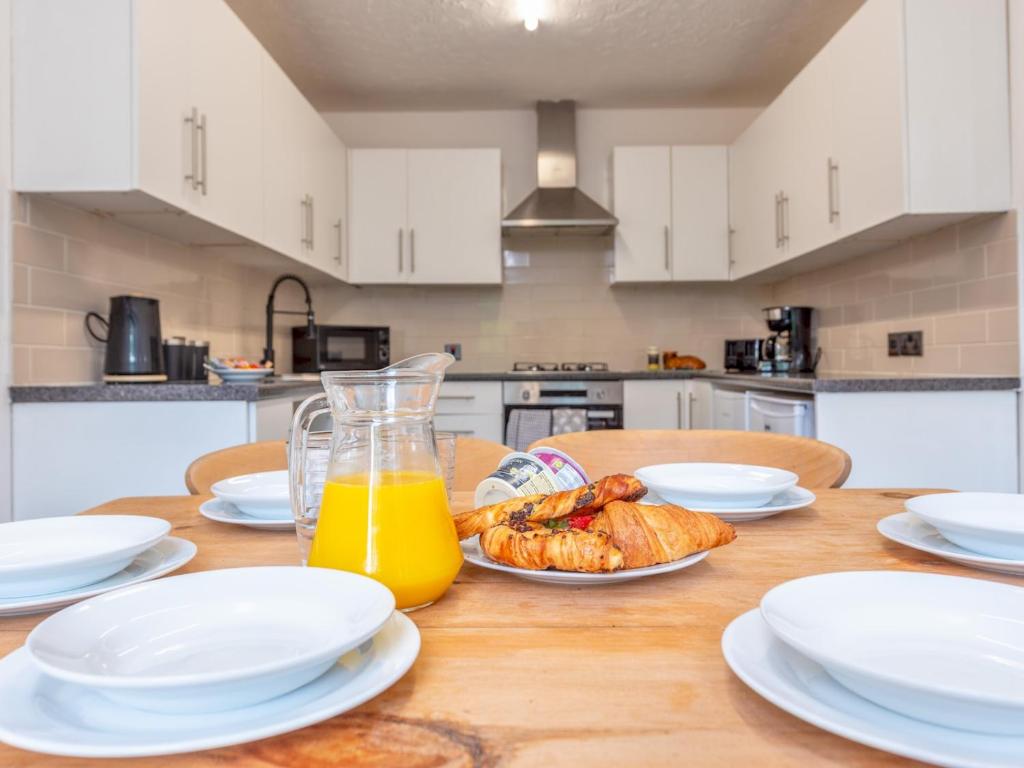 Spacious City House in Telford Pass the Keys, Telford