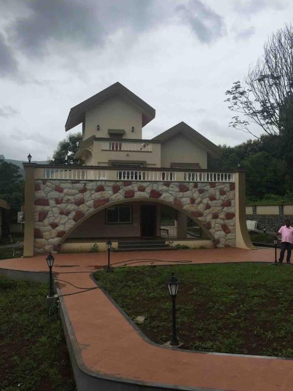 Serenity, Kharakvasla