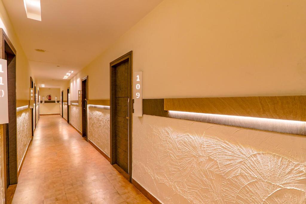 フロント・ロビー