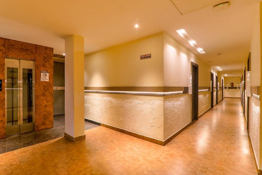 フロント・ロビー