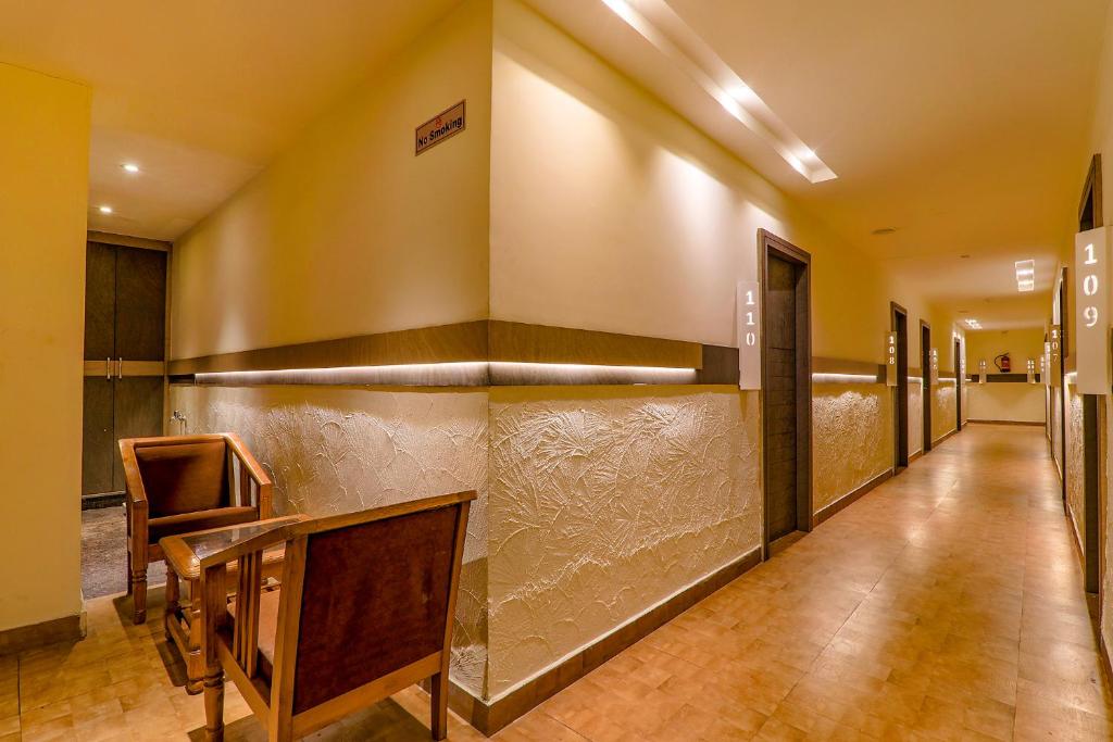 フロント・ロビー