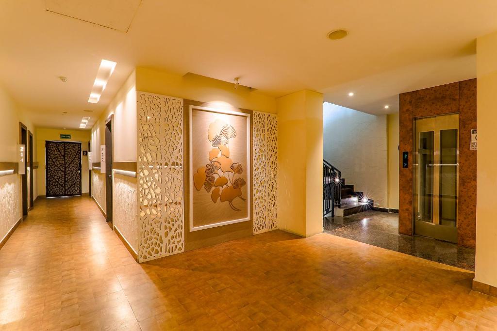 フロント・ロビー