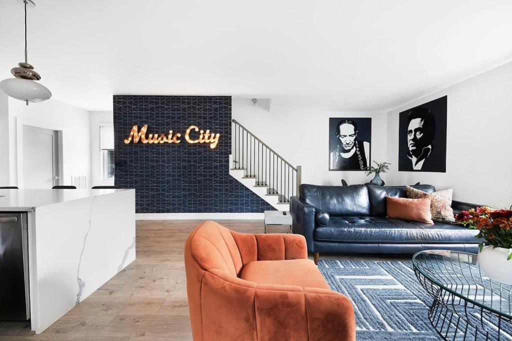 The Jameson House - Downtown views from Rooftop Lounge, Nashville