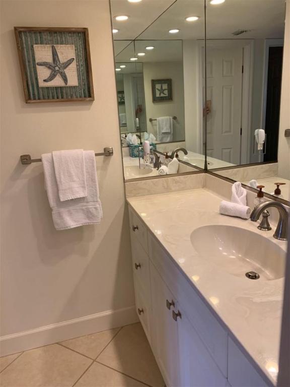 Siesta Dunes 2-209 by Siesta Dunes, Sarasota