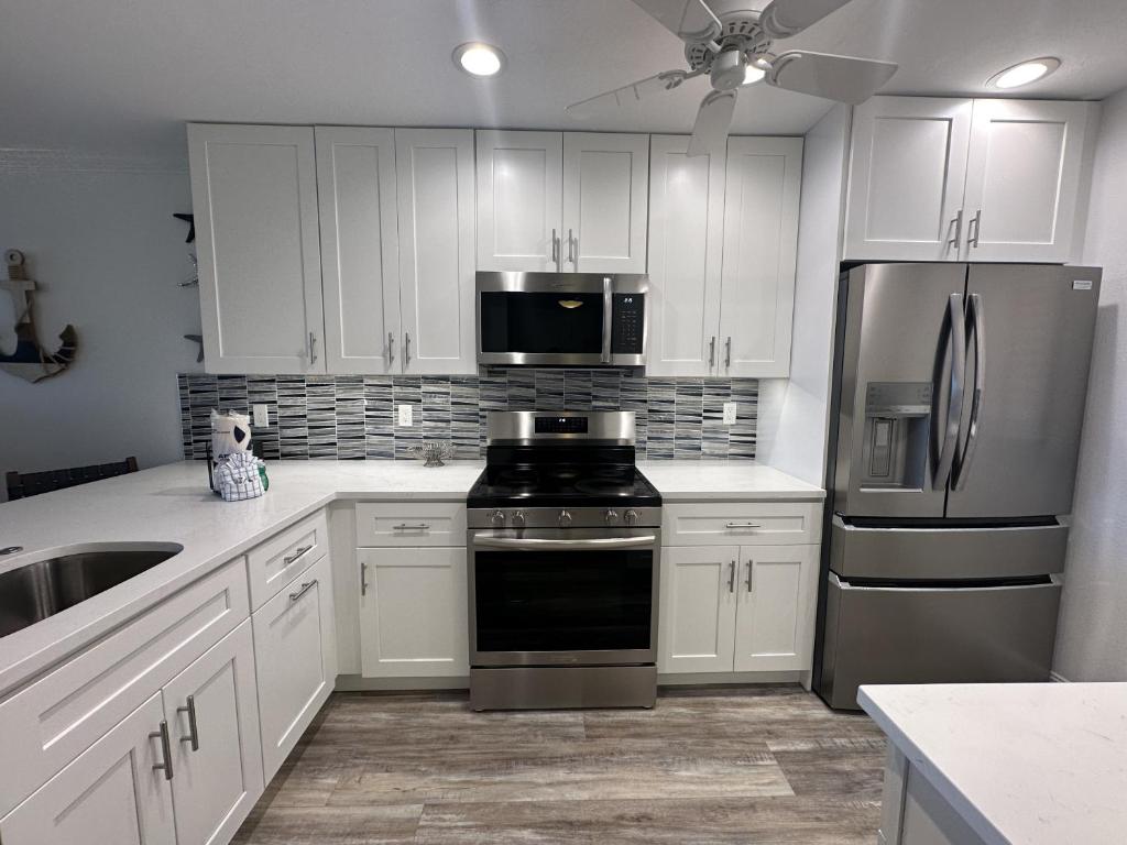 Siesta Dunes 5-209 by Siesta Dunes, Sarasota