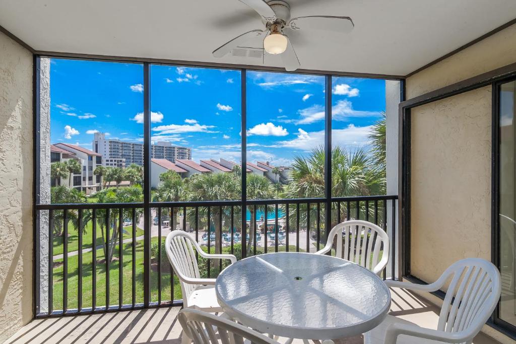 Siesta Dunes 5-304 by Siesta Dunes, Sarasota