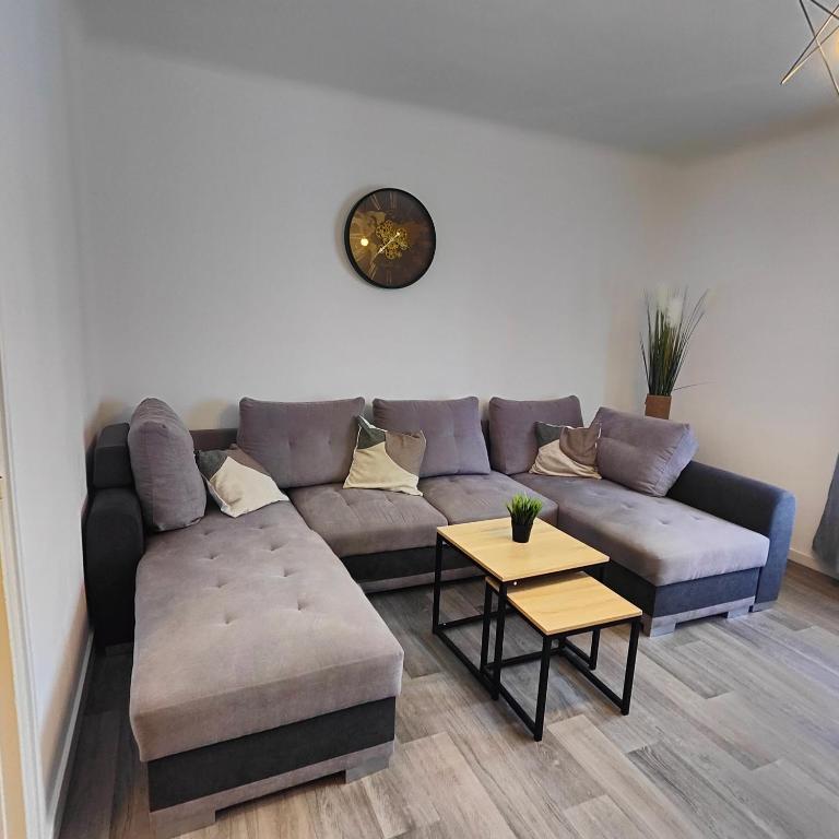 Grand F3 lumineux 55 m proche centre, plages, balcon, clim - 5
