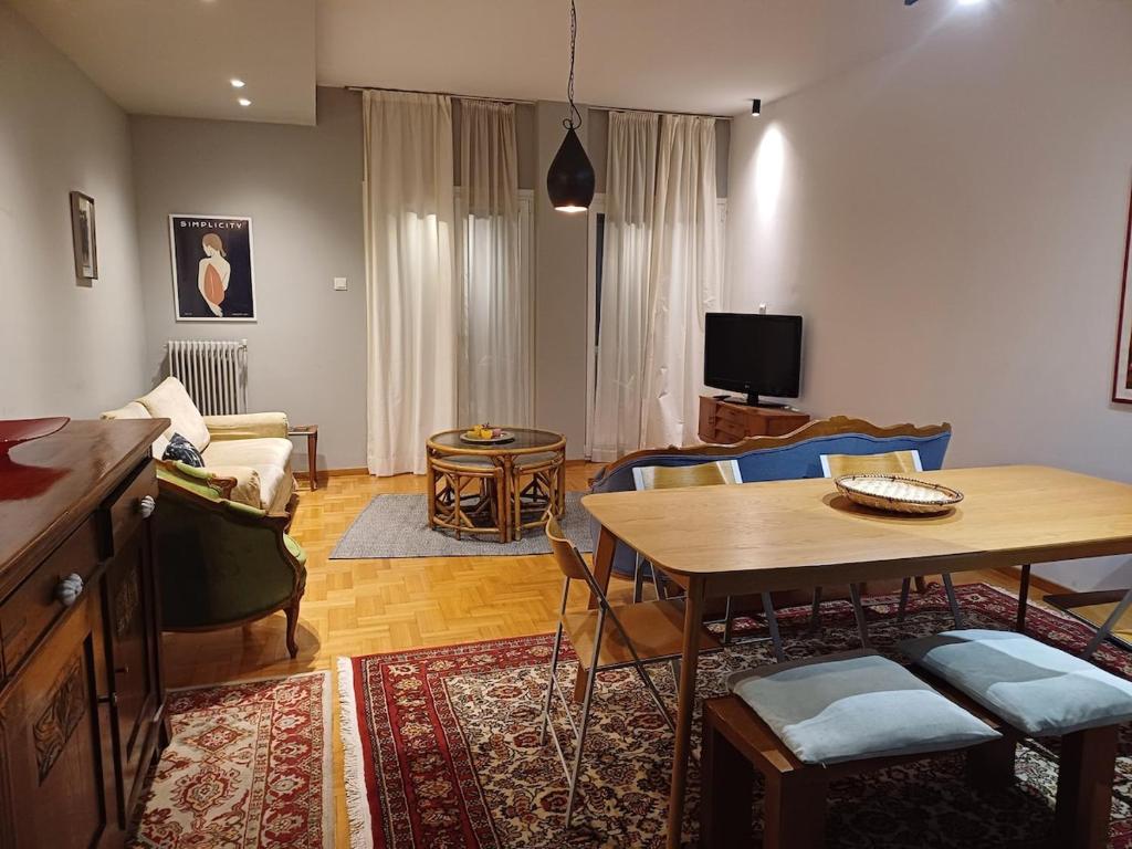 Spacious 3bd flat next to the city center, Soluň