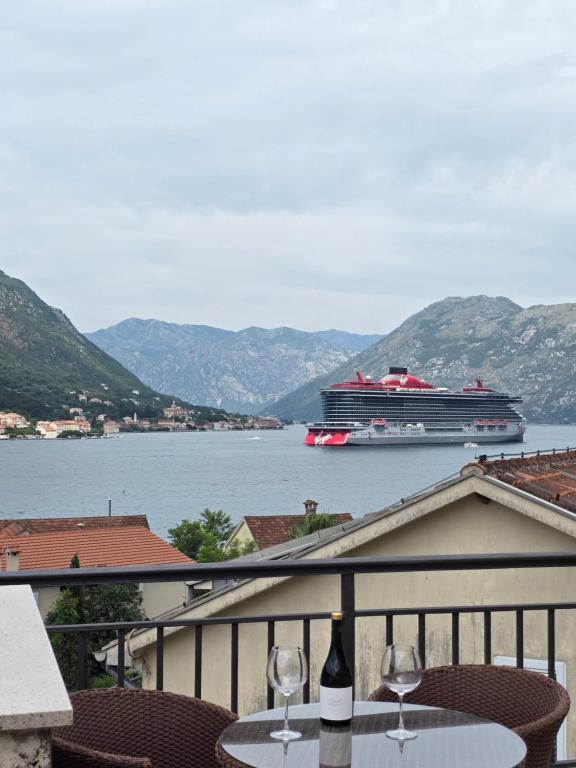 Lux Seaside Residence 1, Kotor