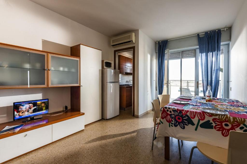 Inviting apartment with lateral sea view - 2