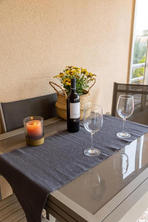 Terrace, pool, Wi-Fi, central and 200 meters from the beach - 3