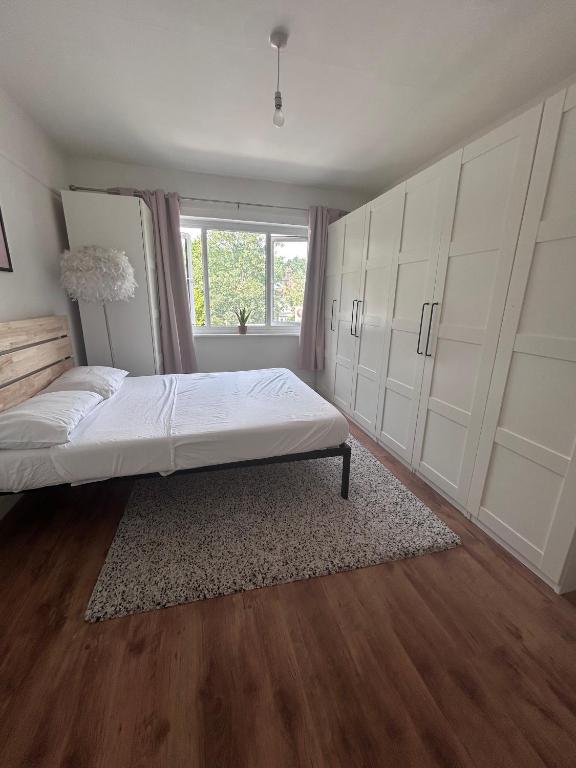 Stylish BR3 Flat Direct train to LDN Bridge and Waterloo and Charing X, Elmers End