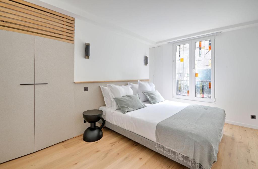 Louvre & Seine Luxury new 3BR Full AC By Melvane - 4