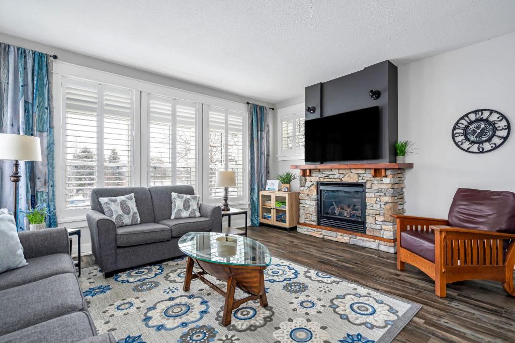 Rustic Retreat at Blue Pool Hot Tub Golf Ski, Blue Mountains