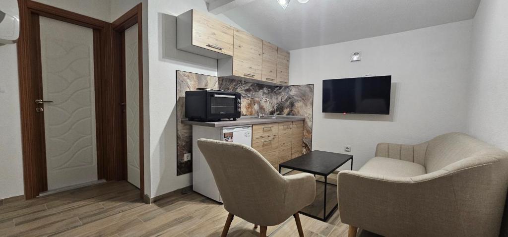 Green Oasis Apartment - 3