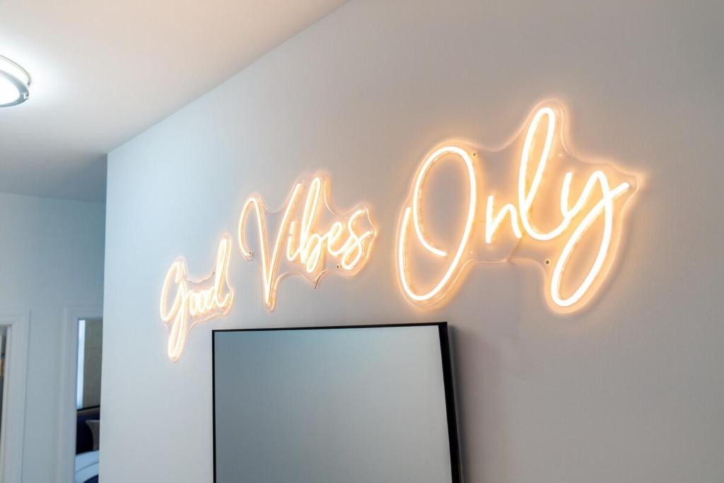 Style & Comfort 3 Rooms 15 min from NYC, West New York