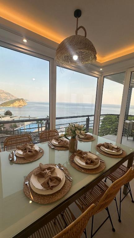 Boho Panoramic Seaview Apartment - 4