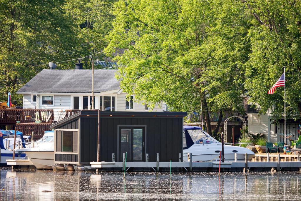 Floating Tiny Home #1, Vermilion