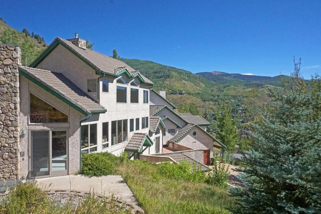Private Elevator, Great Outdoor Space, Panoramic Views, Monthly Rentals Available, Vail