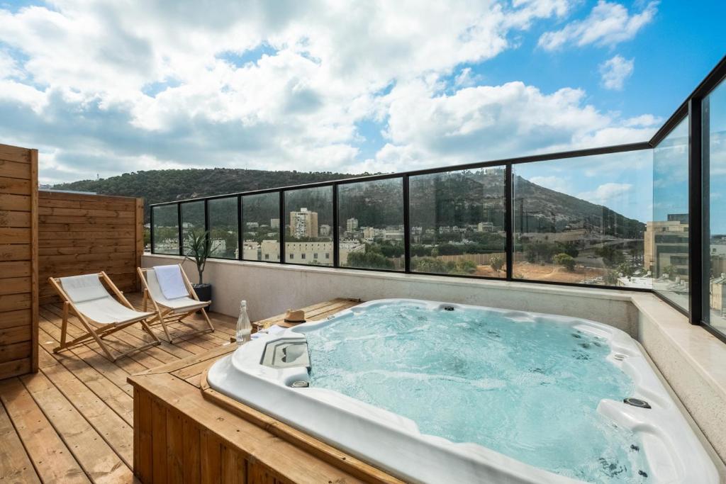 Pool & Jacuzzi Seaview Penthouse