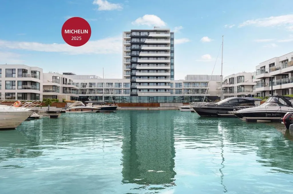 GRANO HOTEL Solmarina，位于Wiślinka的酒店