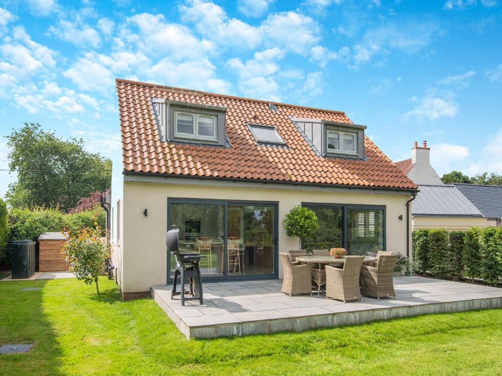 Holly Tree, Myton on Swale