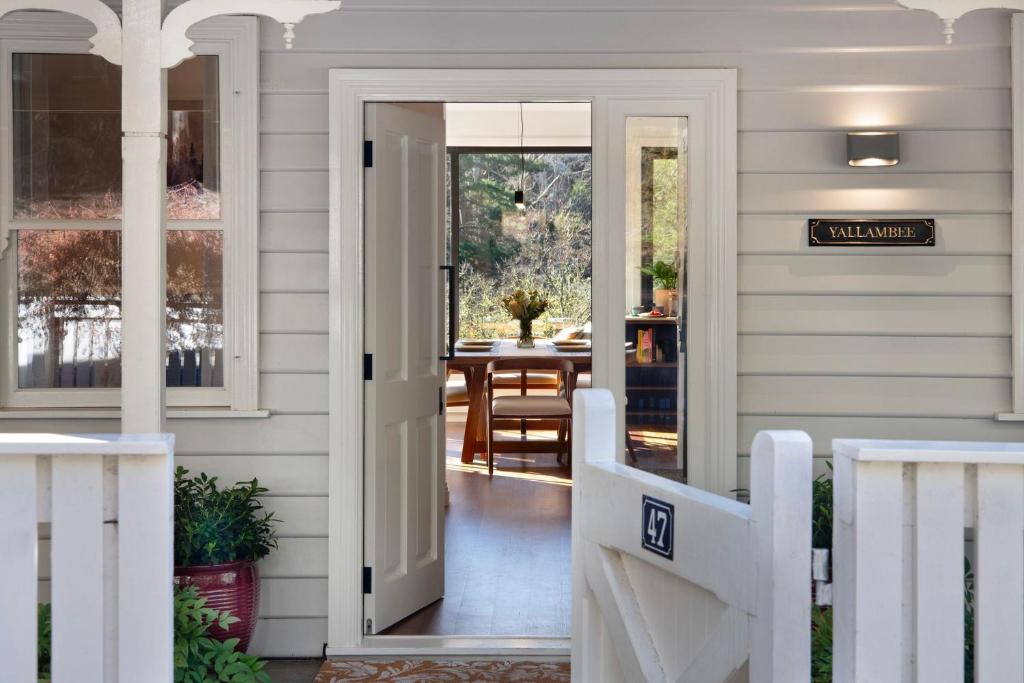 Yallambee, Daylesford