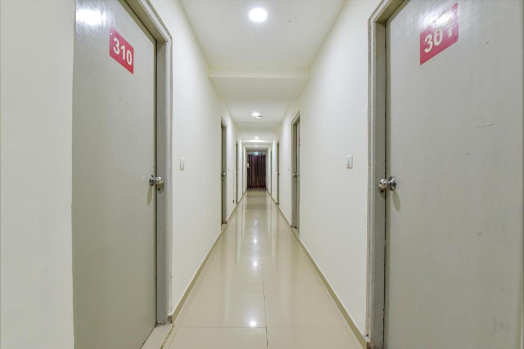 フロント・ロビー