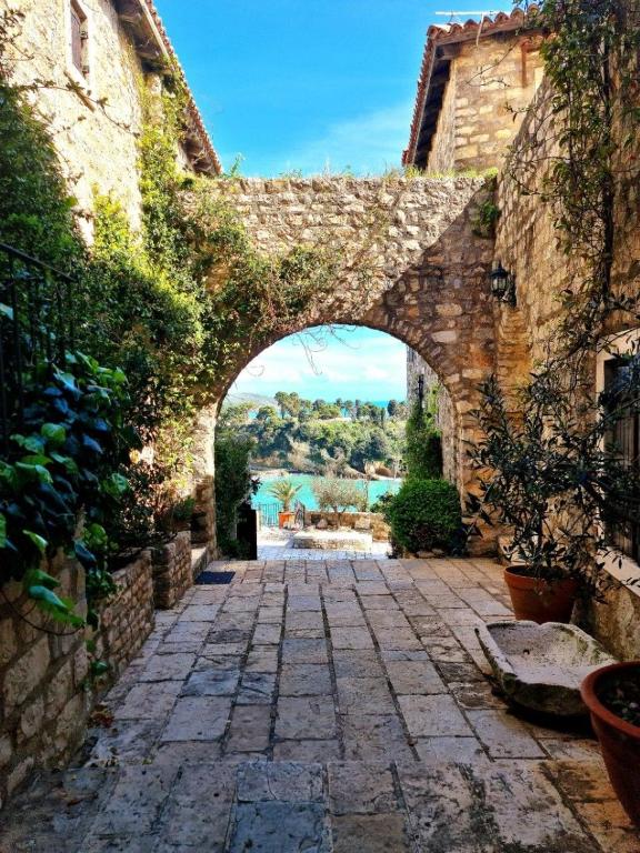 Hostel Four Rooms, Ulcinj