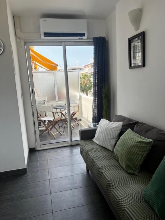 Juan Les Pins 2BR Sunny Top Floor 50m Beach Central - 2
