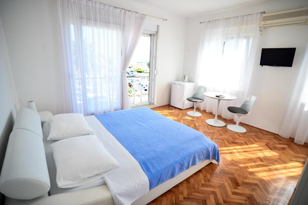 Villa Benelux photo