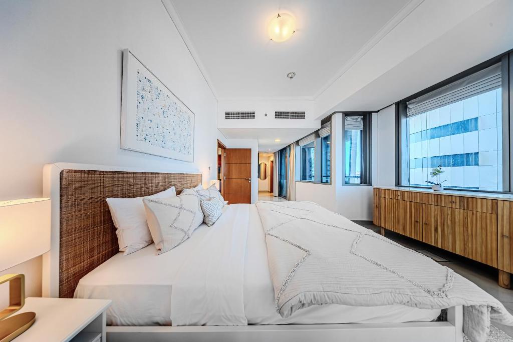 1BD in Ocean Heights, Dubai Marina for 4 Guests, Dubaj