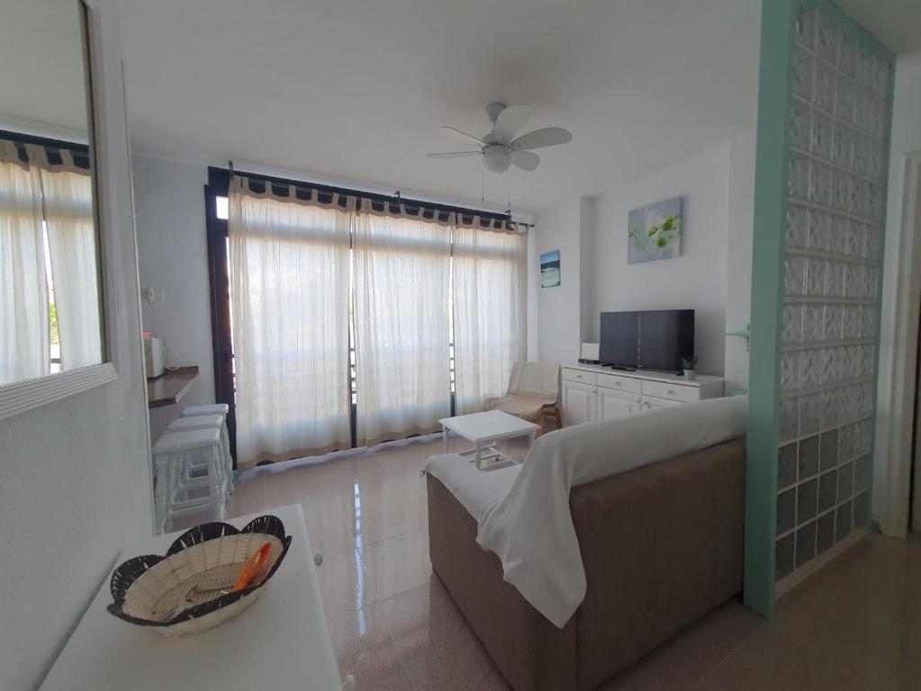 alquilaencanarias El Medano beach 1 - 4