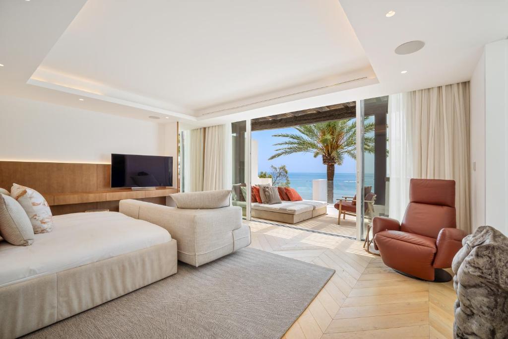 Orquidea 21 A Luxurious Duplex in Persian Gardens Puente Romano - 5