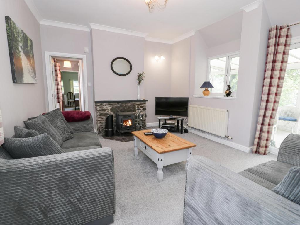 Dyffryn Bach, Llandderfel photo 3