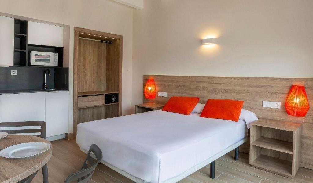 Medplaya Aparthotel Sant Eloi — Pokoje in Tossa de Mar, Katalonia