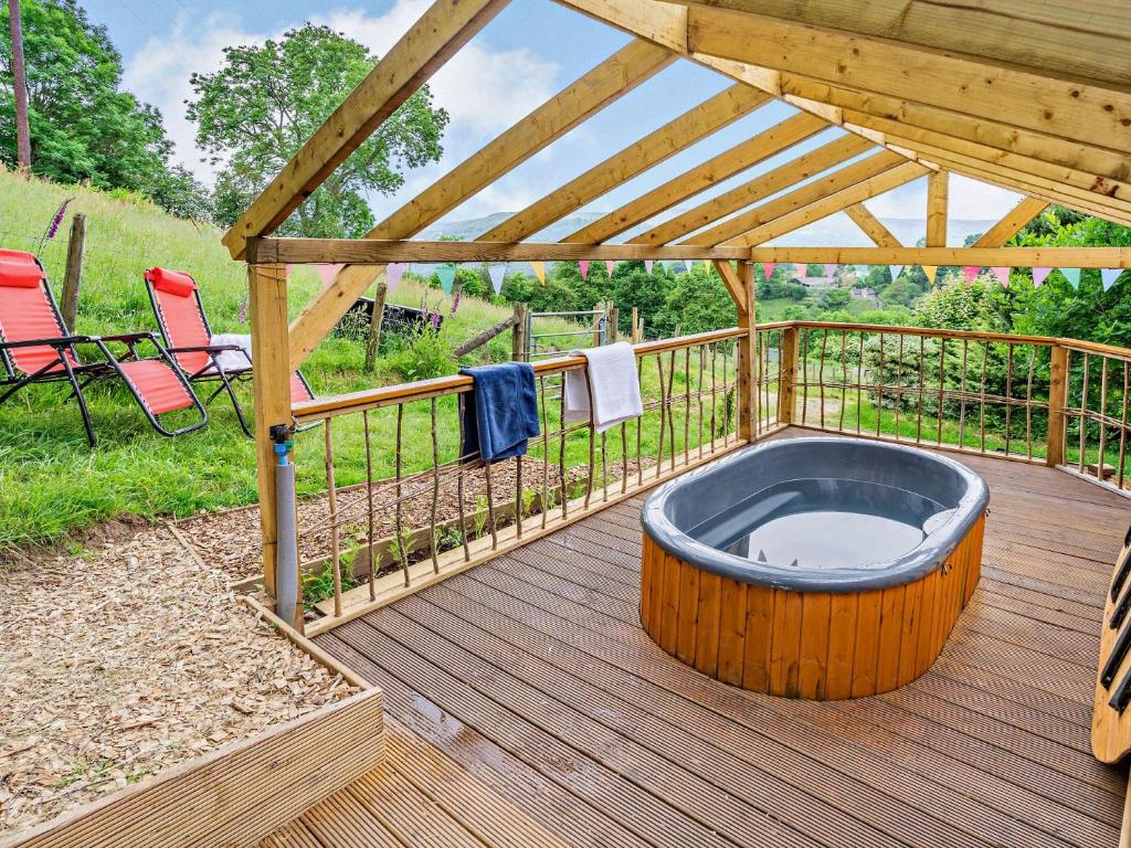 2 Bed in Llangenny BN284, Llangenny