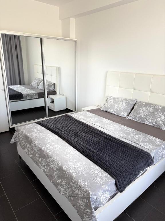 OpenSea Summerland, Mamaia