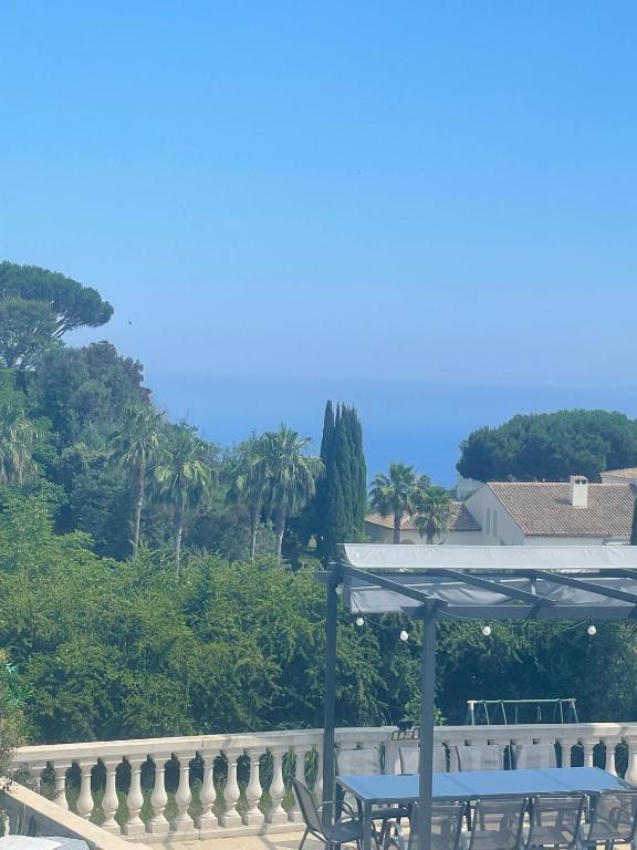 Villa avec piscine à Super Cannes - 1