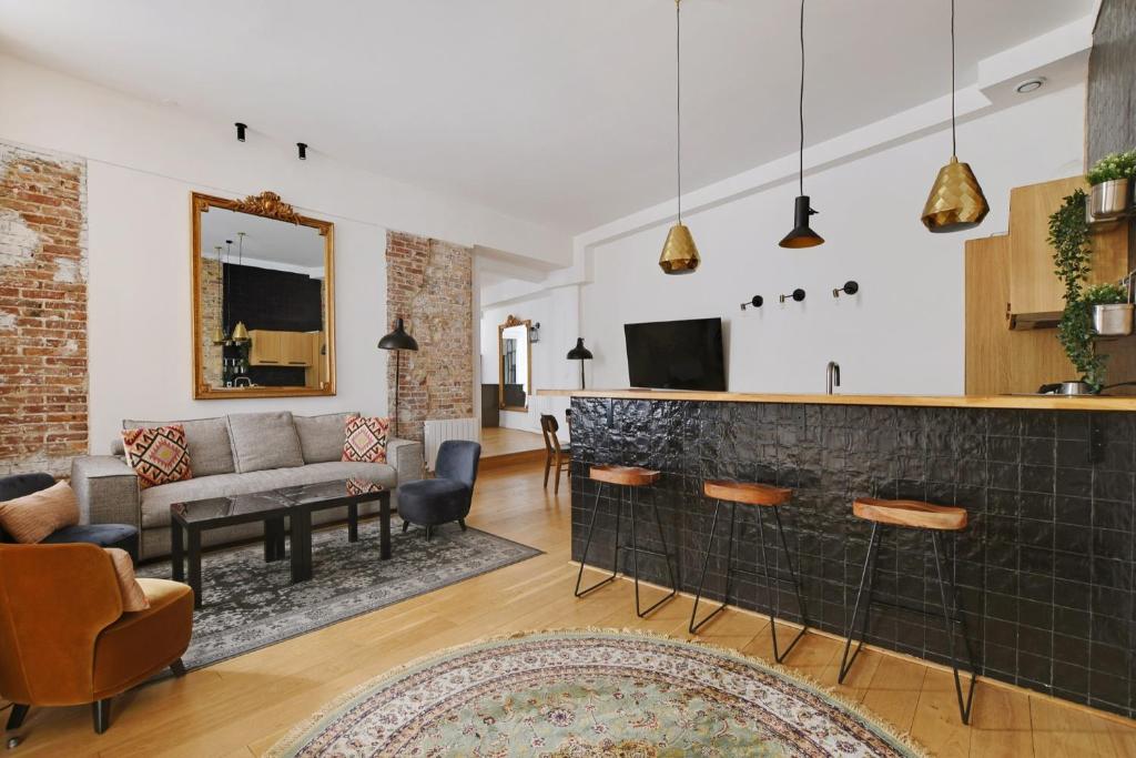 Pick A Flat's Apartment in Louvre Saint Honoré, Paris
