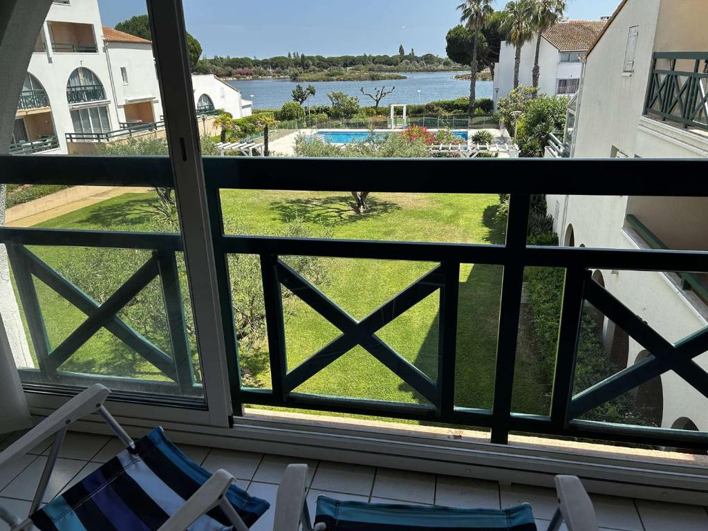 Appart 2 pièces avec piscine et parking à Port Camargue - FR-1-250-293 - 1