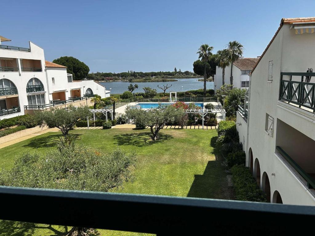 Appart 2 pièces avec piscine et parking à Port Camargue - FR-1-250-293 - 5